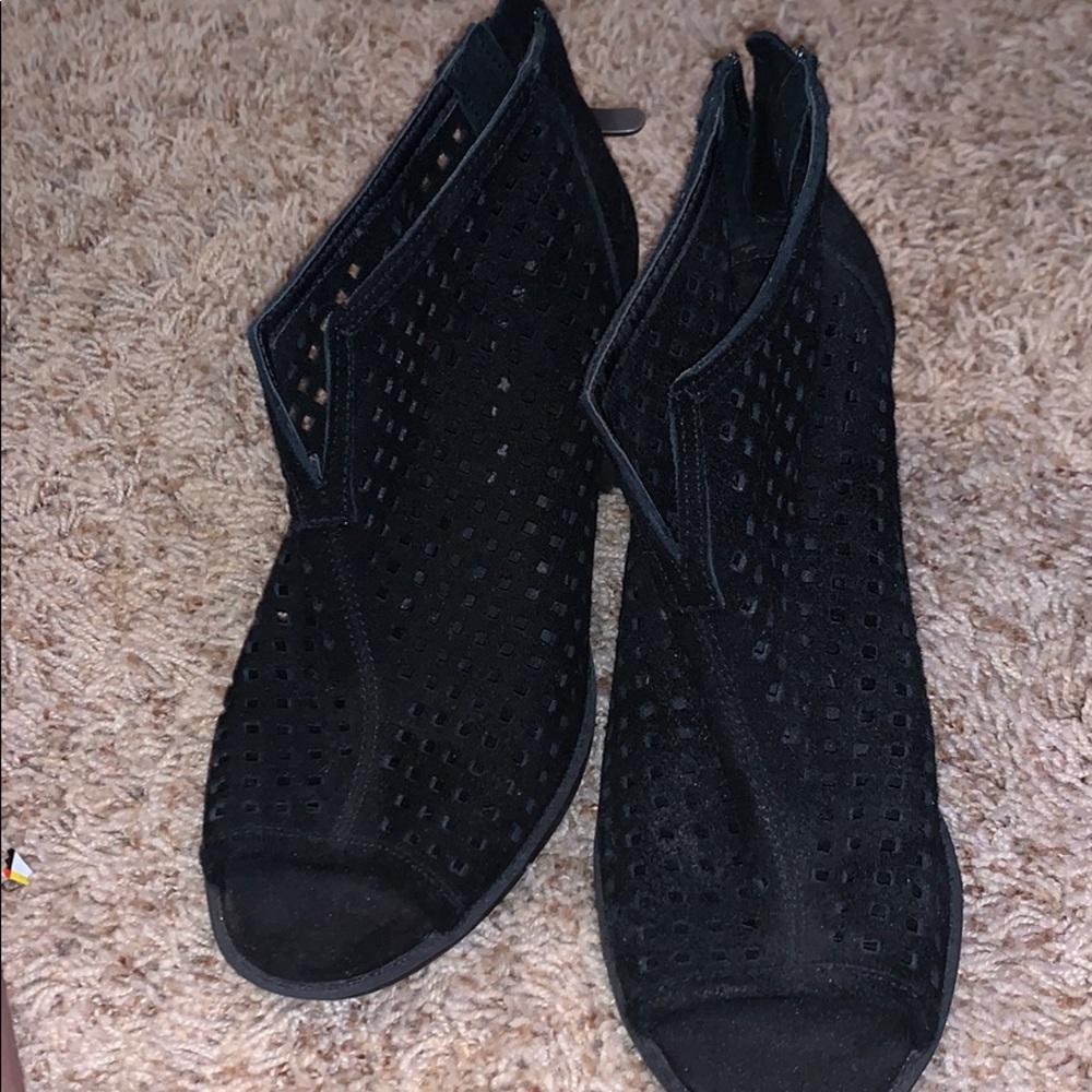 Heeled booties